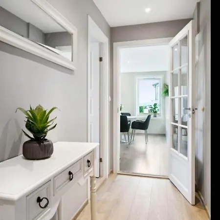 Apartment For Family With Kids With Parking Place Alesund